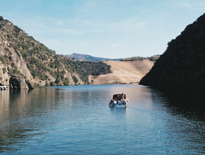Marma boat cruise douro valley